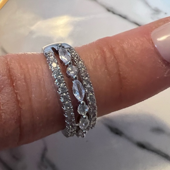 Sterling Silver floating cubic zirconia band ring - Picture 5 of 12